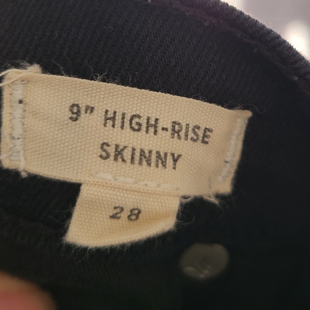 SALE! Madewell 9" Highrise Skinny - Picture 6 of 7